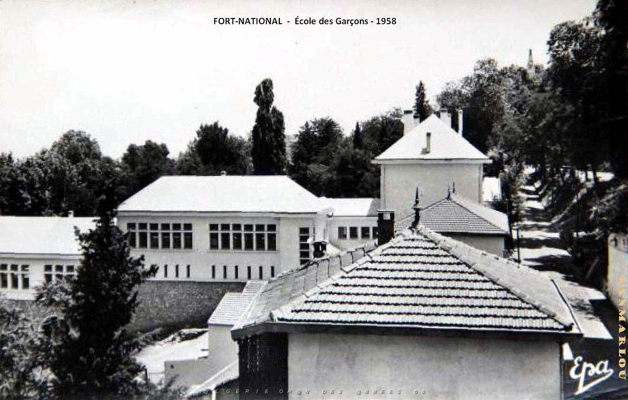 Fort-National - Ecole des Garcons - 1958.jpg